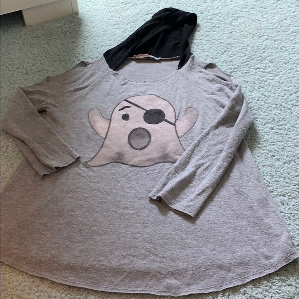 Lightweight open shoulder sweatshirt